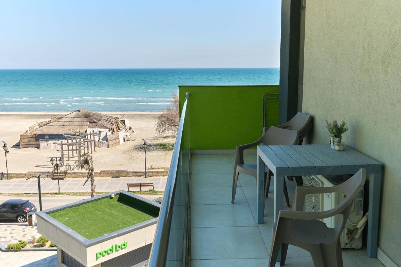 Glamour Red Apartment 22 In Spa Pool Resort Mamaia Extérieur photo