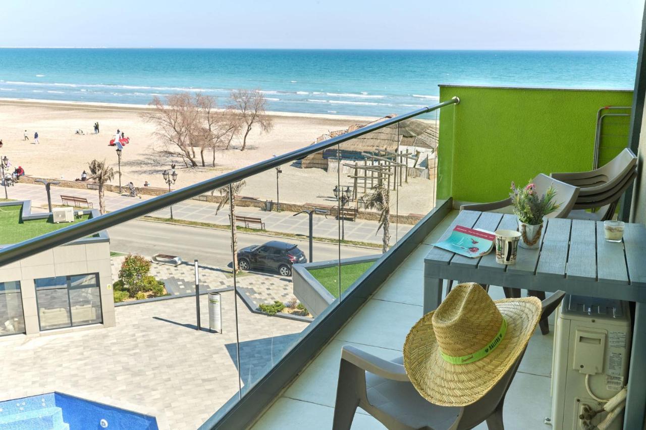 Glamour Red Apartment 22 In Spa Pool Resort Mamaia Extérieur photo