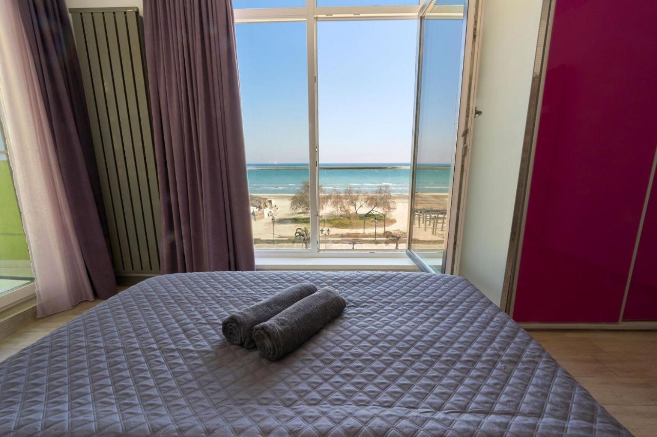Glamour Red Apartment 22 In Spa Pool Resort Mamaia Extérieur photo