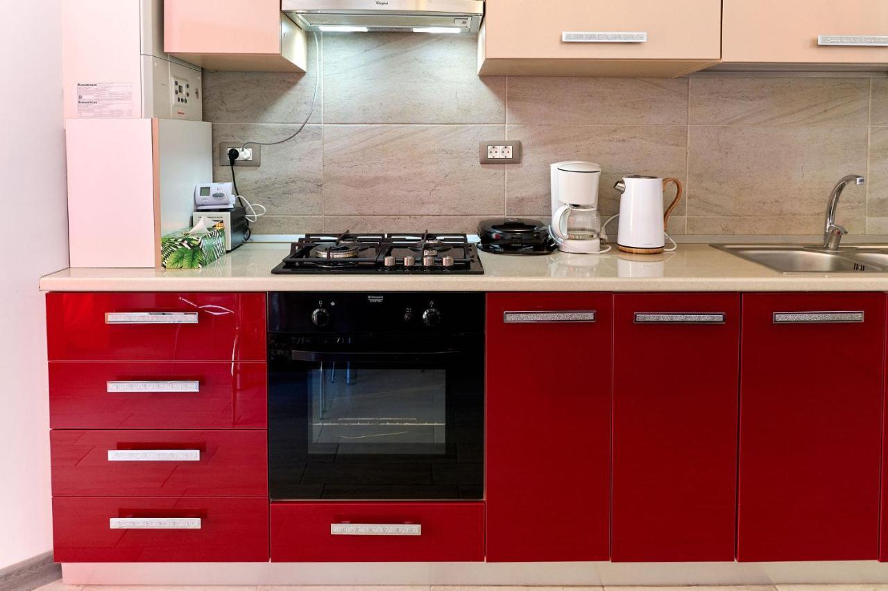 Glamour Red Apartment 22 In Spa Pool Resort Mamaia Extérieur photo