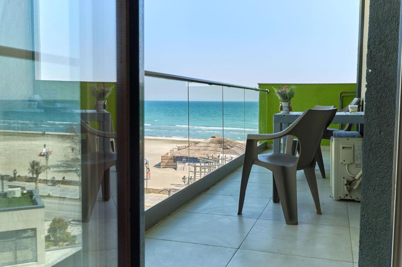 Glamour Red Apartment 22 In Spa Pool Resort Mamaia Extérieur photo